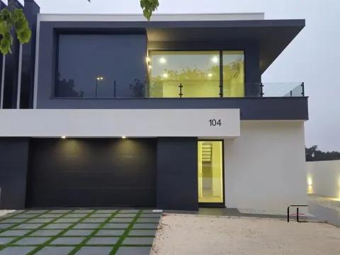 Semi-detached house T4