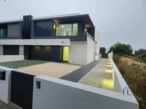 Semi-detached house T4