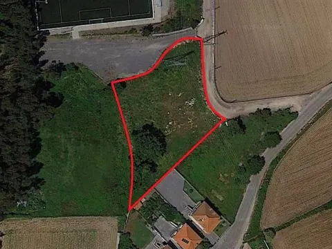 Terreno Para Construção com 2.400 m² - 4 Frentes | Azurara, Vila do Conde
