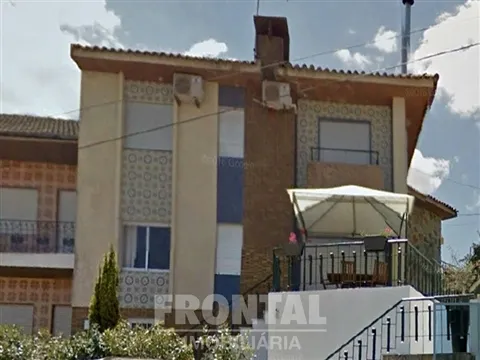Maison jumelée 4 chambres - 250 m2 | Centre Mirandela, Bragança