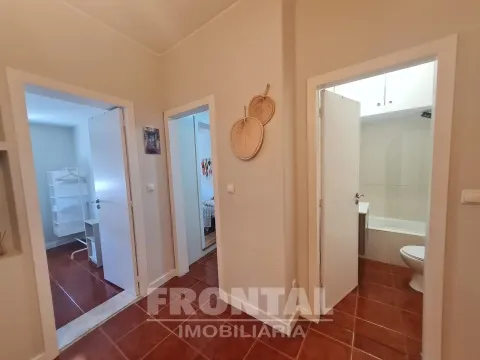 Apartamento T1+1 Remodelado no Centro do Porto – Pronto a Habitar