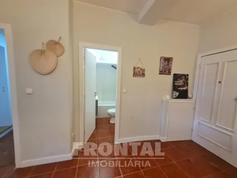Apartamento T1+1 Remodelado no Centro do Porto – Pronto a Habitar