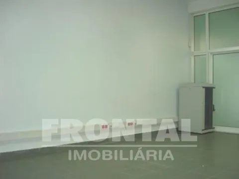 Shop with Approved Project for a 3-Bedroom Apartment | Nogueira da Maia, Maia, Porto