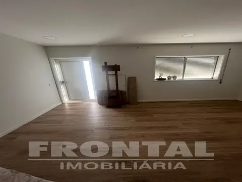 3-Bedroom Apartment with Backyard and Garage | Ermesinde, Valongo