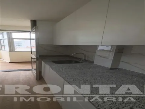 Apartamento T4 Totalmente remodelado à venda | Localização central no Porto