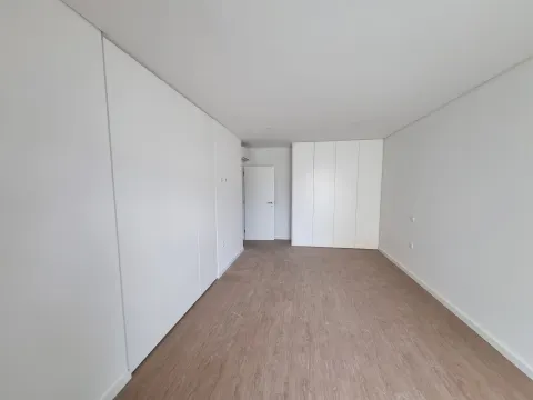 T1 Novo em Esgueira | Áreas Acima da Média + Garagem