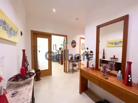 Apartamento T2 com garagem, em Tavarede