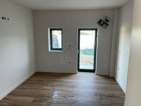 Moradia para reconstrução- Ovar