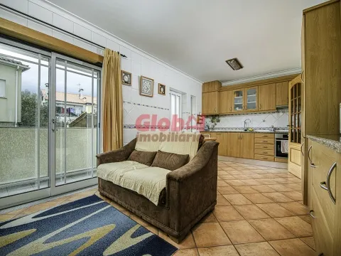 Maison dans village 4 Chambre(s)