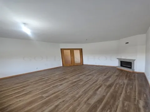 Apartamento T3 Remodelado em Condomínio Fechado | Grijó