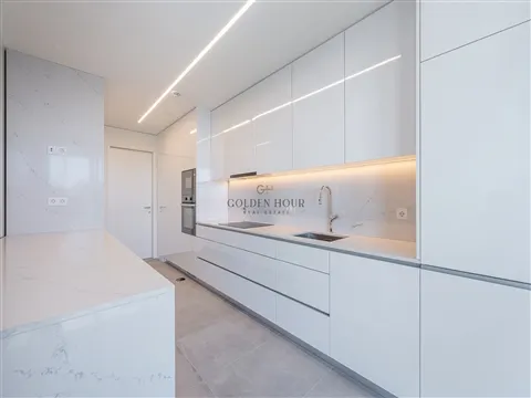 Apartamento T4 de Luxo em Canidelo  no emprrendimento  no Scala-Mare | Golden Hour Real Estate
