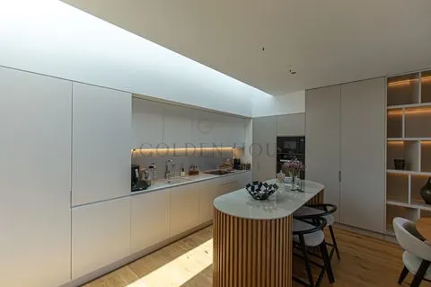 T3 de Lujo en Matosinhos | Vista al Mar y Diseño