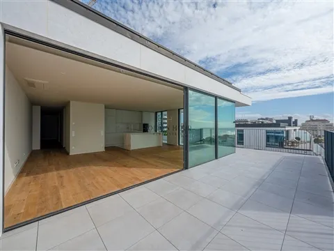 Penthouse T4 de Luxo em Canidelo com Vista Definitiva sobre o Mar I Golden Hour
