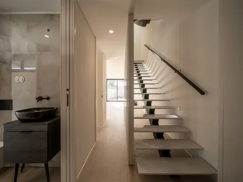 Moradia T5 de Luxo na Praia da Madalena