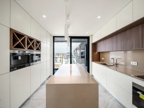 Penthouse T4 de Luxo em Vila Nova de Gaia | Golden Hour Real Estate