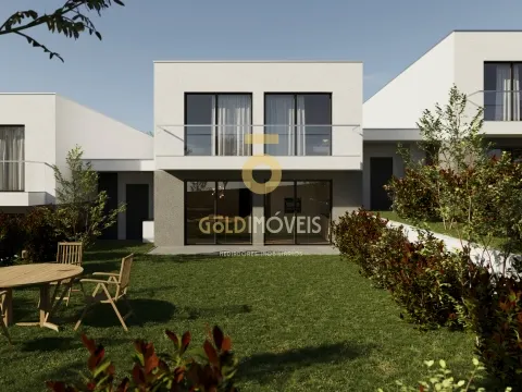 Casa a schiera 4 Vani