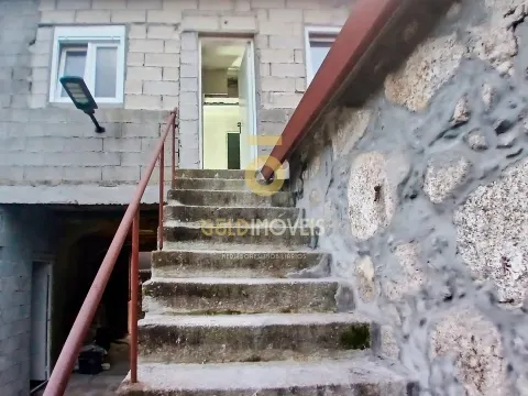 Moradia para Restaurar T4