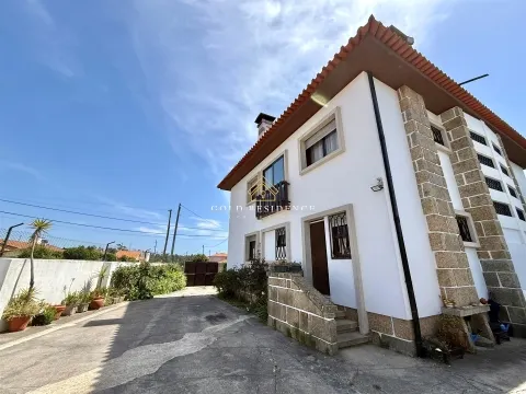 Moradia T8