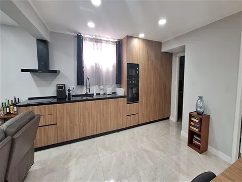 Moradia T3+2