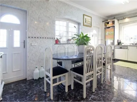 Moradia T4 para venda