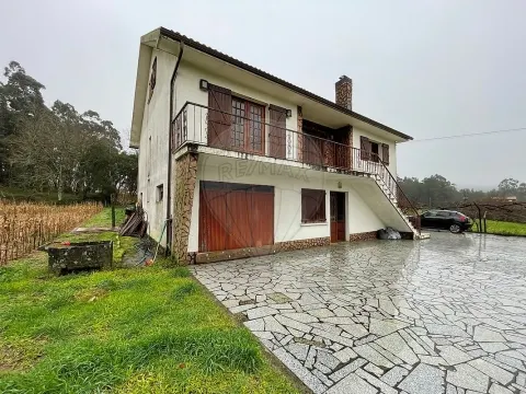 Moradia T4 para venda