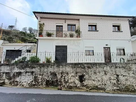 Moradia T5 para venda