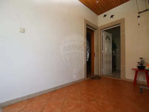 Moradia T4 para venda