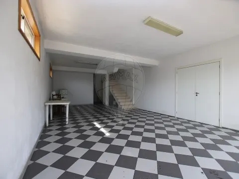 Moradia T4 para venda