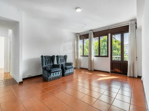 Apartamento T4 para arrendamento