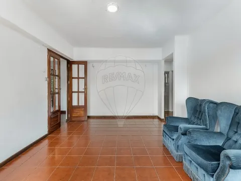 Apartamento T4 para arrendamento