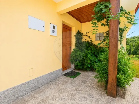 Moradia T4 para venda