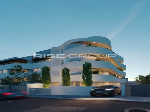 Apartamento T2  Duplex em construção na praia dos Lavadores