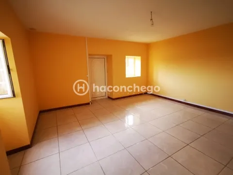 Arrendamento de andar moradia T3 em Cambeses Barcelos