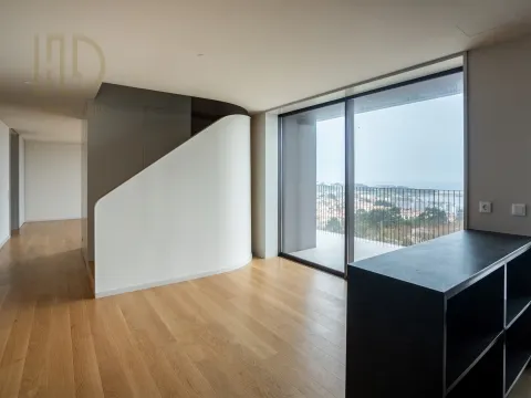 T3 Duplex Penthouse | Sea & River Views | Jardins da Arrábida
