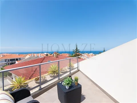 3-Bedroom Duplex Apartment with Sea View | Praia da Areia Branca