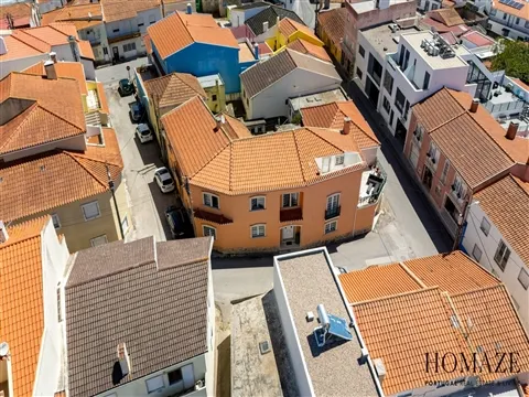 Moradia T4+1 com Garagem a 3 minutos da praia