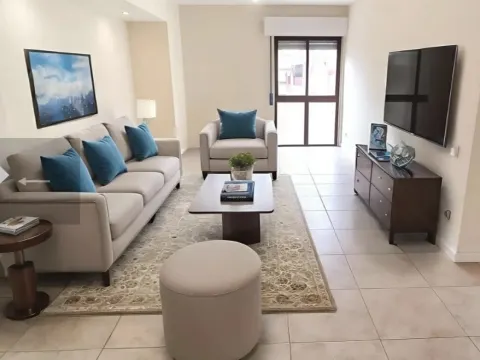 Apartamento T2 Impecável, Boas áreas - Tapada das Mercês