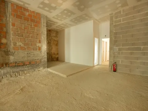 Loja com possibilidade de alteração de uso para habitação