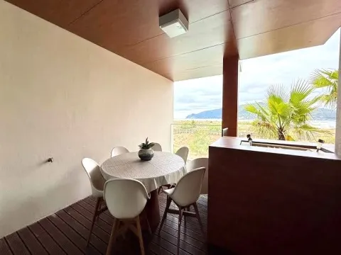 Apartamento Turístico T2+1 Condomínio fechado, com Piscina e acesso direto à Praia - Troia