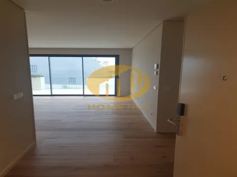 T1 com Piscina, Vista Mar, Garagem e Terraço – Perafita/Lavra
