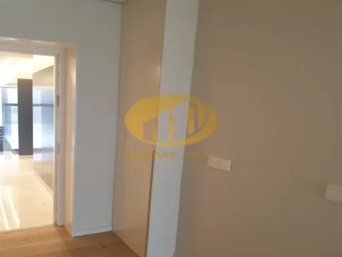 T1 com Piscina, Vista Mar, Garagem e Terraço – Perafita/Lavra