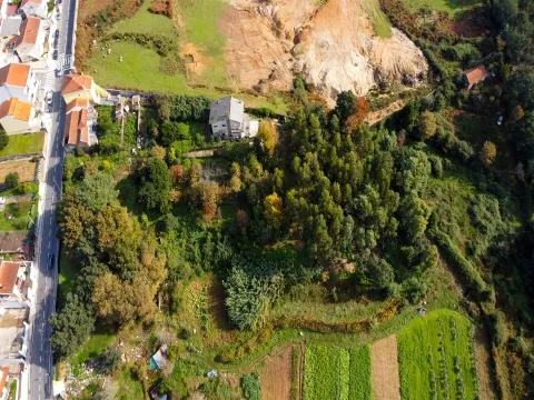 Oportunidade Única! Moradia para Reabilitar com Terreno Superior a 6.000 m²