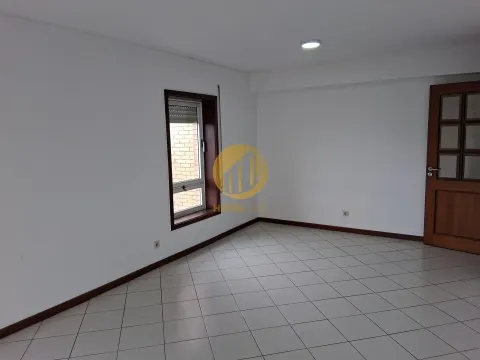 ✨ Oportunidade Única em Gueifães – Maia | T4 no Último Piso com Garagem (Preço de T2!) ✨