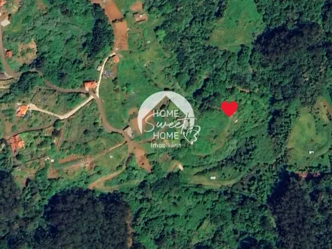 Rustikales Baugrundstück in São Jorge, Santana