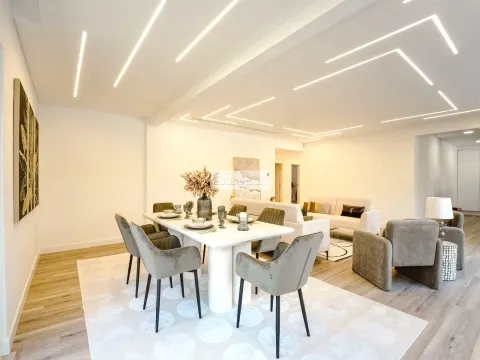 Moradia T4 totalmente renovada com piscina na Herdade da Aroeira