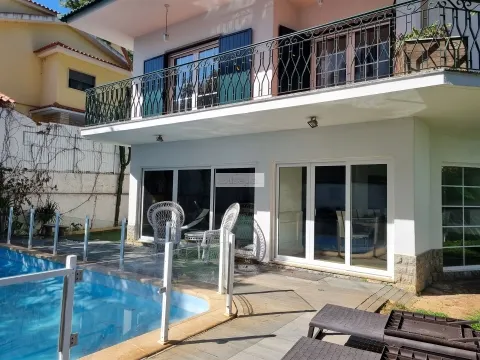 独立式住宅T5 +2，带游泳池，电影院和停车场，Junqueiro，Carcavelos / 出售/ 1.800.000