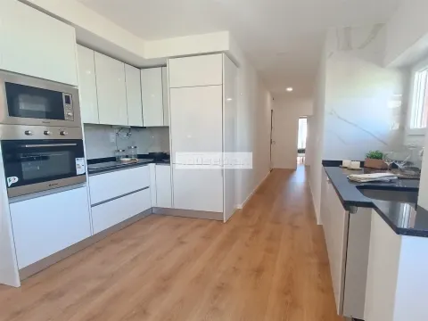 Apartamento T3 totalmente Renovado e mobilado em Benfica