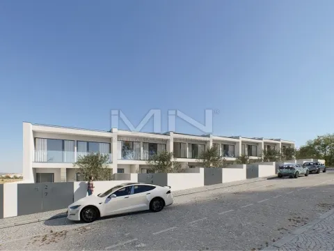 Moradia Condomínio Fechado c/ Piscina - centro de Gondomar