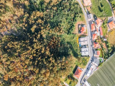 TERRENO COM VIABILIDADE DE CONSTRUÇÃO PARA 4 MORADIAS!