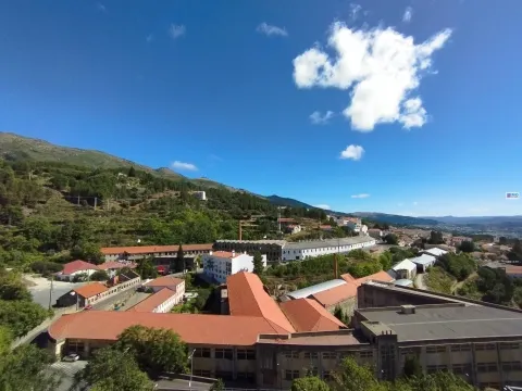 1 Quartos Disponíveis  - T3- Jardim Publico - Polo IV UBI - Só Estudantes - Raparigas